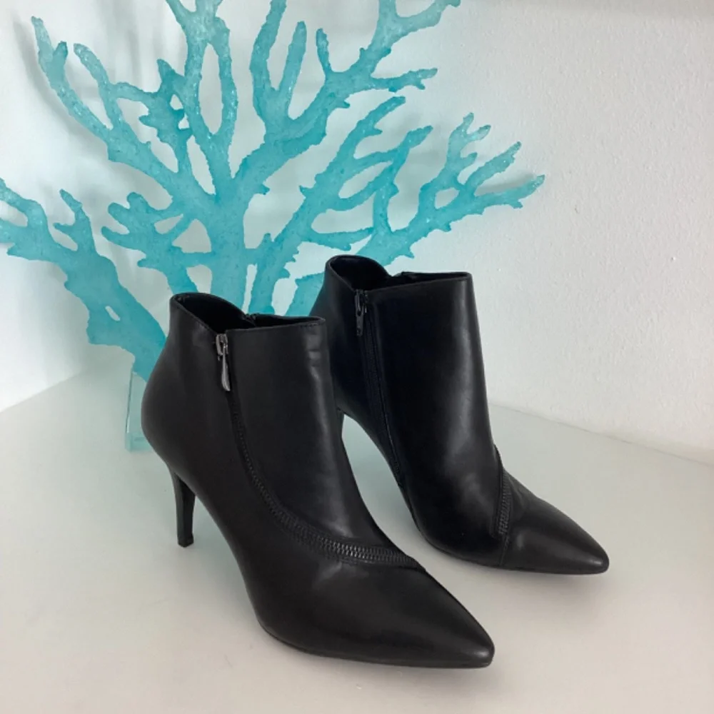 AEROSOLES HEELREST ANKLE ZIPPER ACCENT BOOTIES BOOTS 3.5 in Heel Sz 7.5